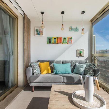 Lb Vacation Rentals I Admire Panoramic Ocean Views Through Walls Of Windows Cannes Exterior photo