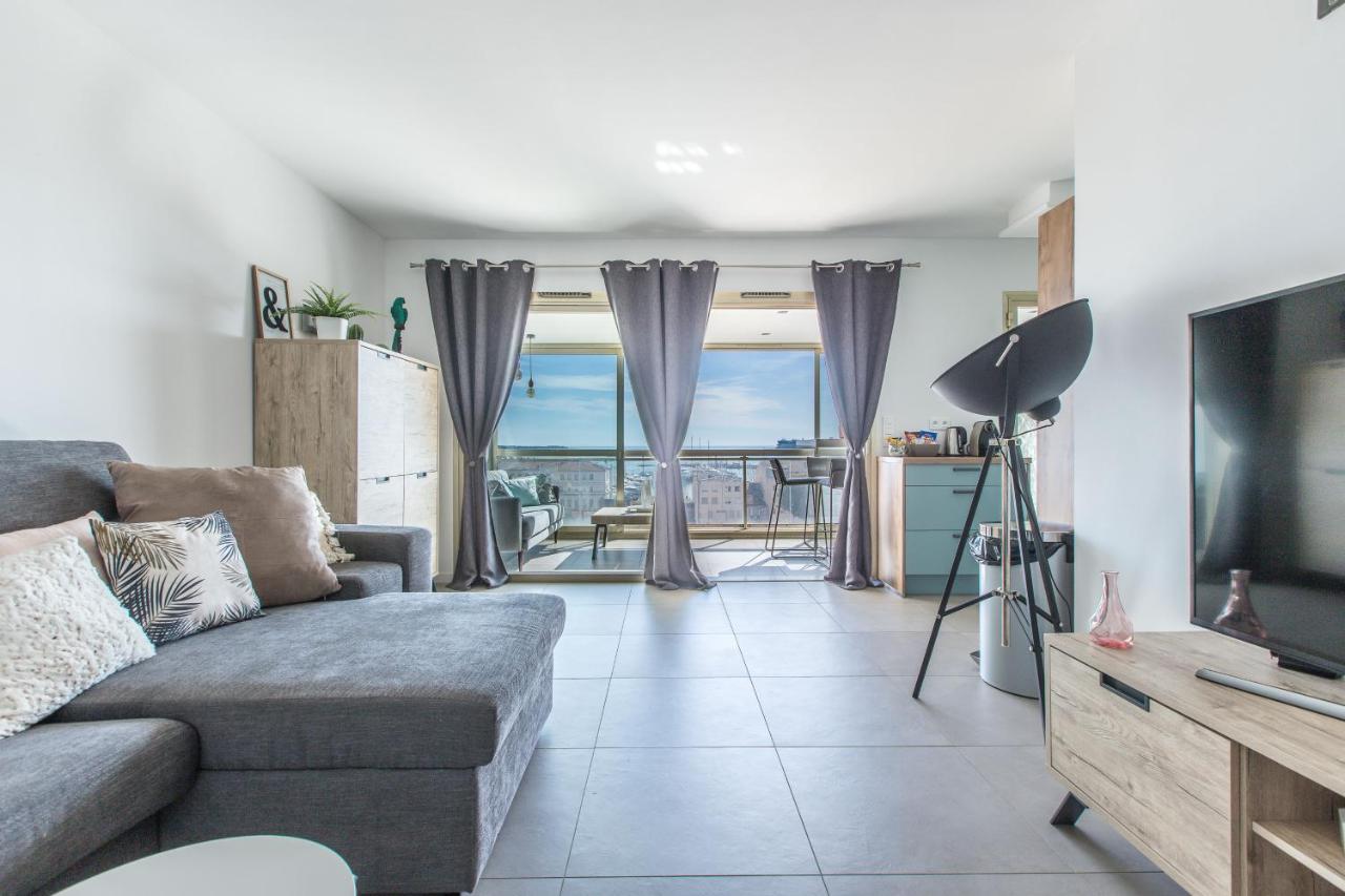 Lb Vacation Rentals I Admire Panoramic Ocean Views Through Walls Of Windows Cannes Exterior photo