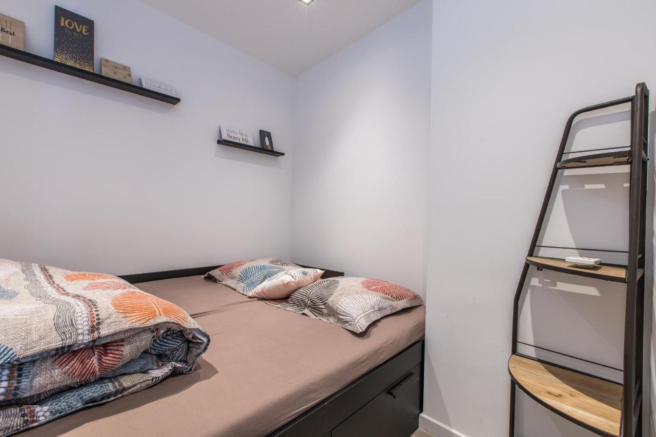 Lb Vacation Rentals I Admire Panoramic Ocean Views Through Walls Of Windows Cannes Exterior photo