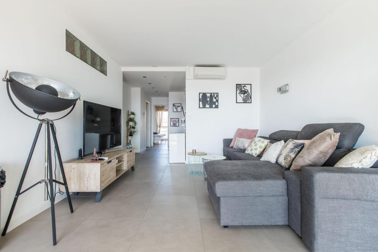 Lb Vacation Rentals I Admire Panoramic Ocean Views Through Walls Of Windows Cannes Exterior photo